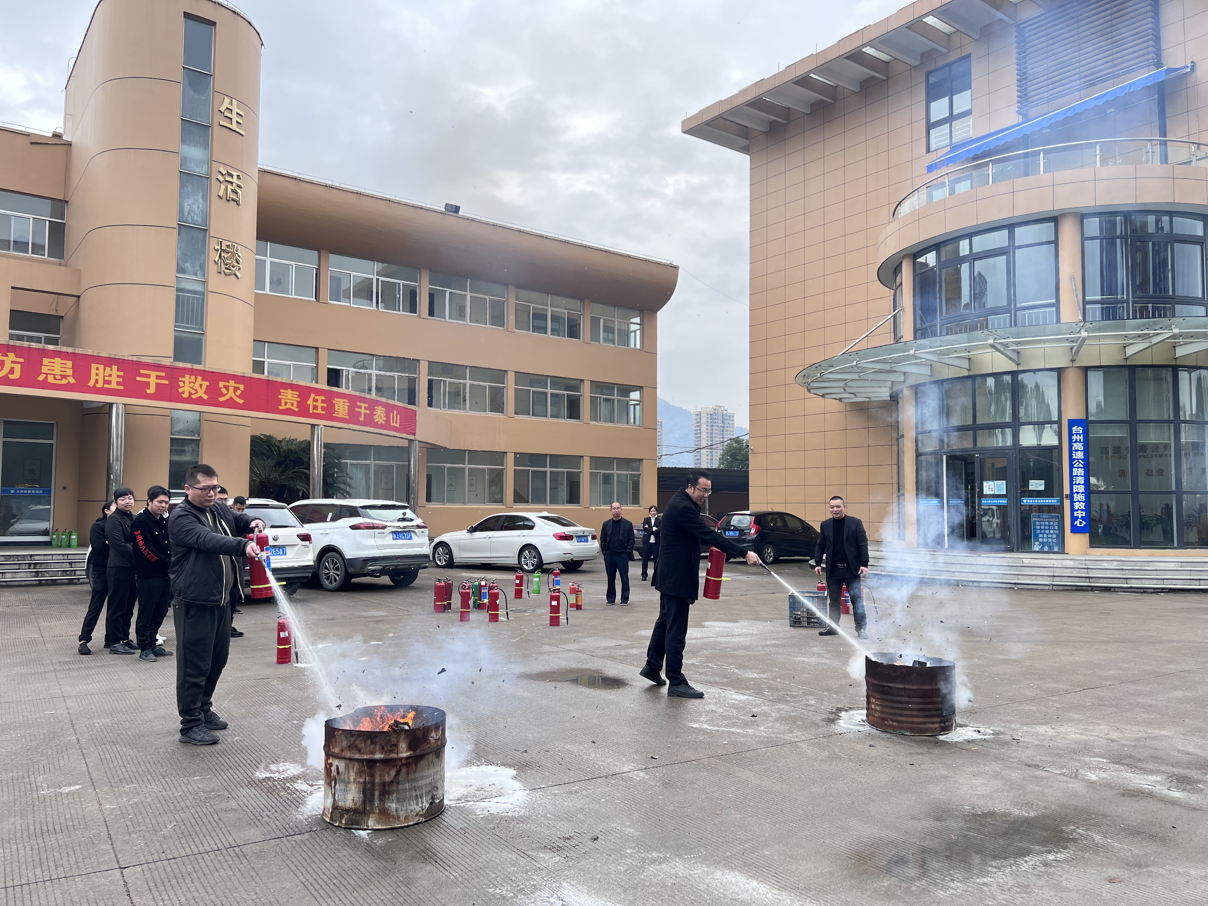 1638430764644523.jpg 袁莉攝.jpg