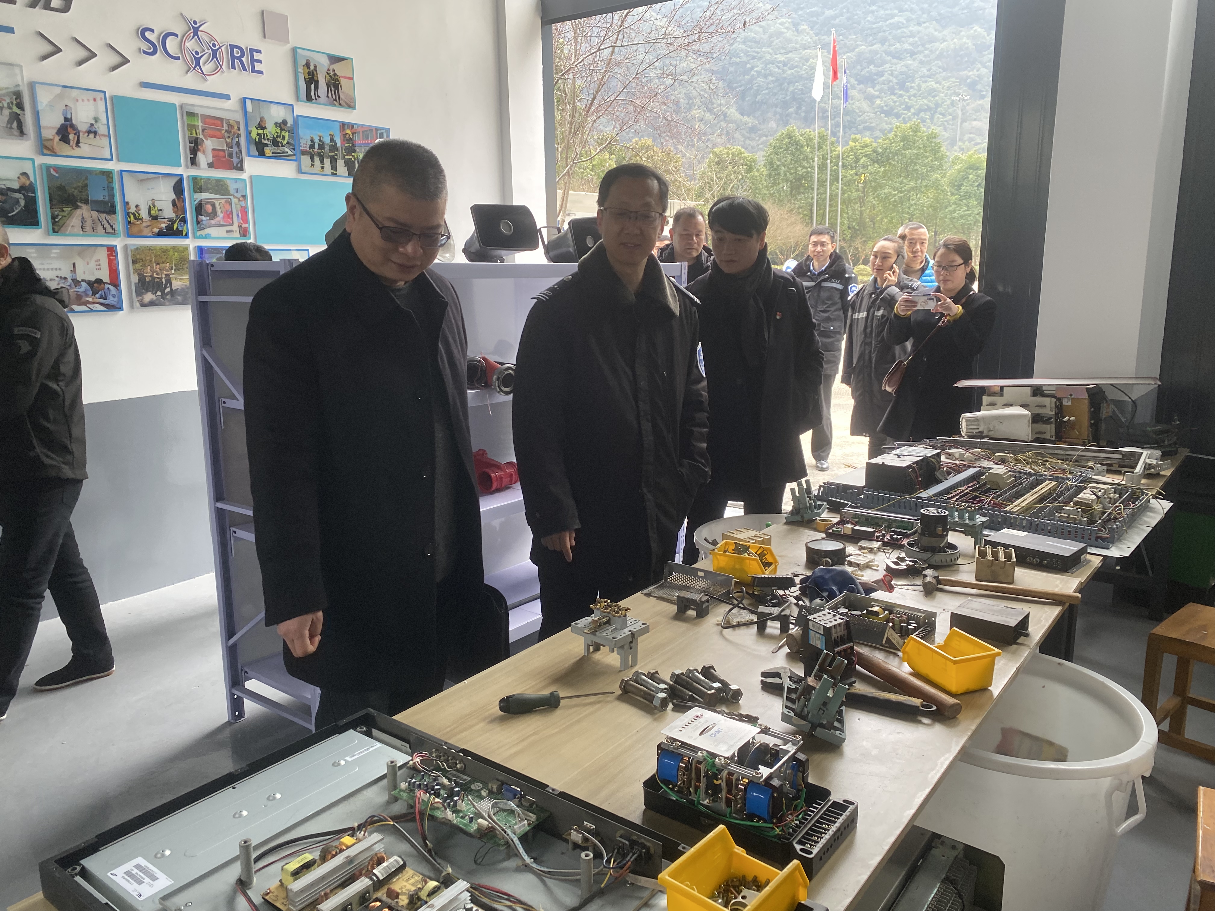 1677456904762860.jpg 實操室參觀林玲攝.jpg