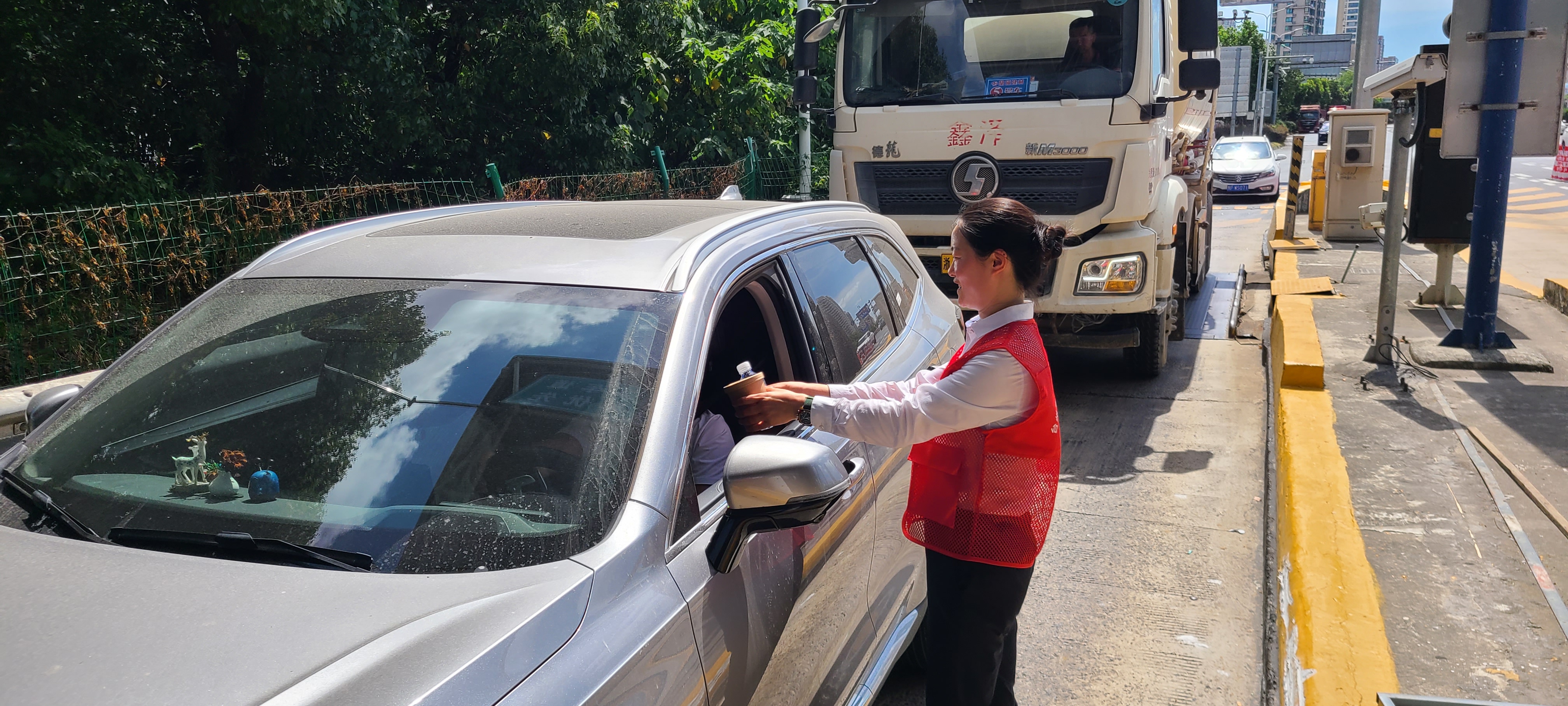 1689320471125660.jpg 60e0f7bb185dcc380020531eaf24dd6.jpg