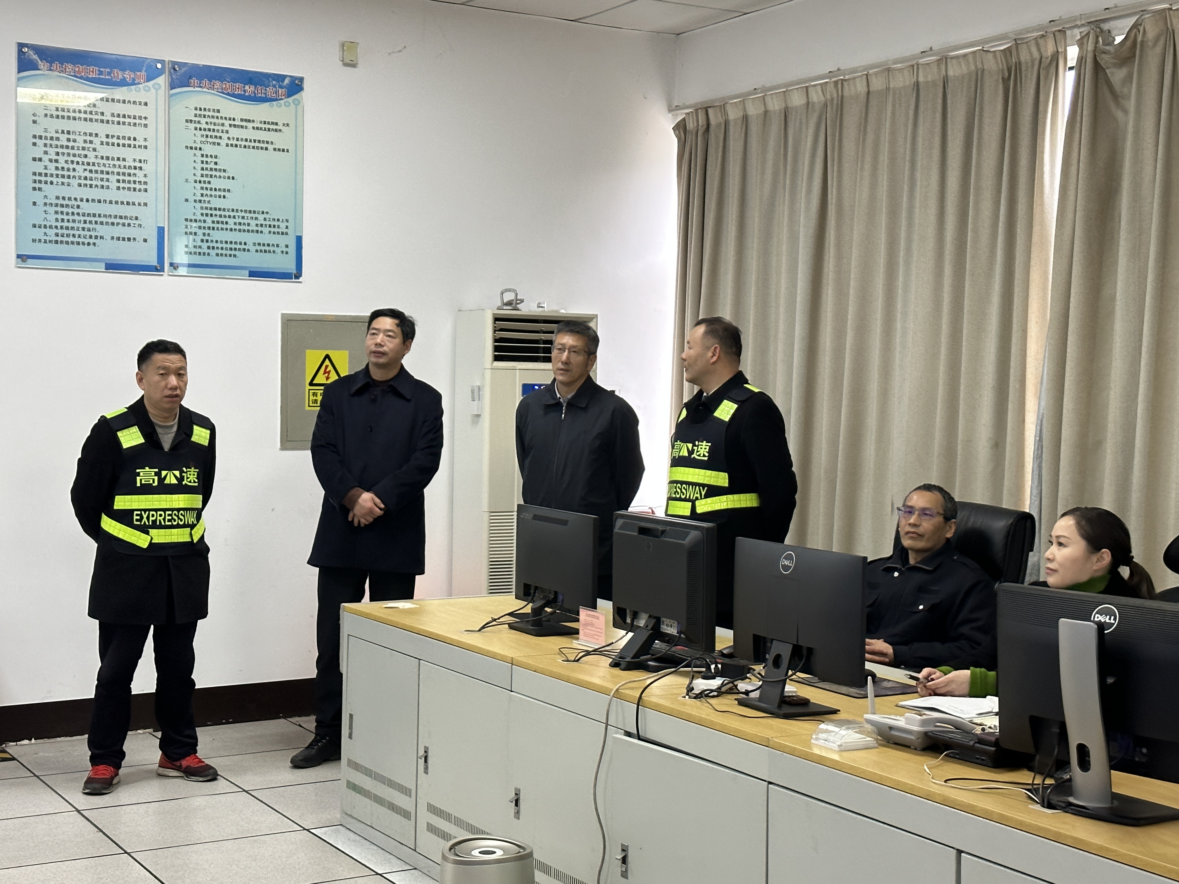 1707190755600893.jpg 集團領導視察黃土嶺林玲攝2.jpg