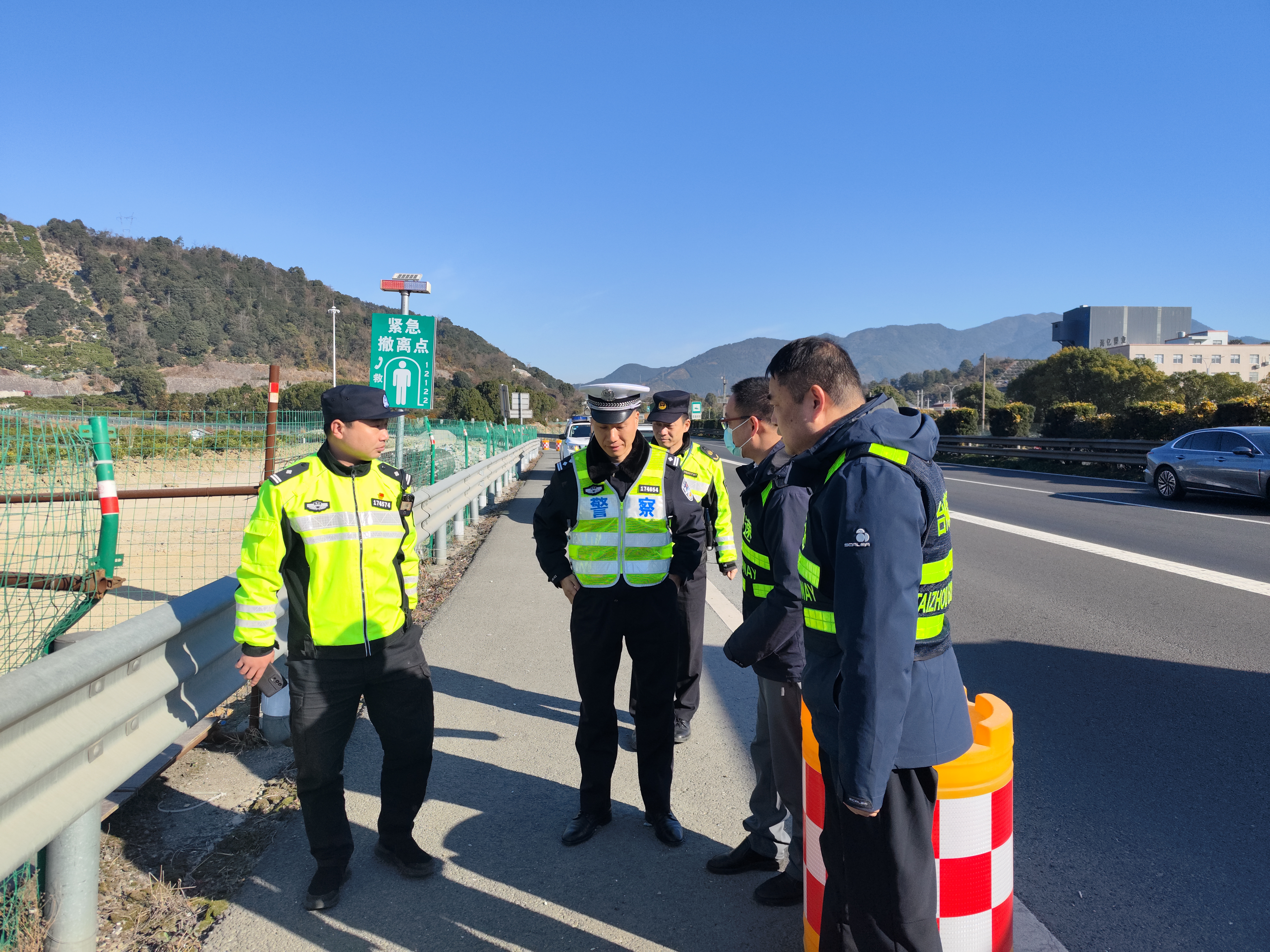 1737430310385082.jpg 7b4e9a0683226099e5c7967f426c991.jpg